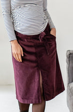 Laden Sie das Bild in den Galerie-Viewer, Umstandsmode, Schwangerschaftsmode, Stillmode, Brautkleider für Schwangere, Umstandshosen, Umstandsjeans, Umstandsoberteile, Stilloberteile, Bademode für Schwangere, BH für Schwangere, Still BH, Stillbustier, chic + schwanger, festliche Umstandsmode, festliche Mode für Schwangere, Tragejacke, Softshelljacke für Schwangere, Tragejacke mit Babyeinsatz, Umstandsleggings, Brautkleider mit Stillöffnung, festliche Umstandsmode zum Stillen, schick schwanger, Bussinesmode für Schwangere, Stillkleidung, Babybauch
