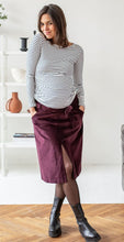 Laden Sie das Bild in den Galerie-Viewer, Umstandsmode, Schwangerschaftsmode, Stillmode, Brautkleider für Schwangere, Umstandshosen, Umstandsjeans, Umstandsoberteile, Stilloberteile, Bademode für Schwangere, BH für Schwangere, Still BH, Stillbustier, chic + schwanger, festliche Umstandsmode, festliche Mode für Schwangere, Tragejacke, Softshelljacke für Schwangere, Tragejacke mit Babyeinsatz, Umstandsleggings, Brautkleider mit Stillöffnung, festliche Umstandsmode zum Stillen, schick schwanger, Bussinesmode für Schwangere, Stillkleidung, Babybauch
