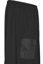Laden Sie das Bild in den Galerie-Viewer, Umstandsmode, Schwangerschaftsmode, Stillmode, Brautkleider für Schwangere, Umstandshosen, Umstandsjeans, Umstandsoberteile, Stilloberteile, Bademode für Schwangere, BH für Schwangere, Still BH, Stillbustier, chic + schwanger, festliche Umstandsmode, festliche Mode für Schwangere, Tragejacke, Softshelljacke für Schwangere, Tragejacke mit Babyeinsatz, Umstandsleggings, Brautkleider mit Stillöffnung, festliche Umstandsmode zum Stillen, schick schwanger, Bussinesmode für Schwangere, Stillkleidung, Babybauch
