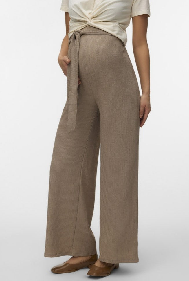 Umstandsmode, Schwangerschaftsmode, Stillmode, Brautkleider für Schwangere, Umstandshosen, Umstandsjeans, Umstandsoberteile, Stilloberteile, Bademode für Schwangere, BH für Schwangere, Still BH, Stillbustier, chic + schwanger, festliche Umstandsmode, festliche Mode für Schwangere, Tragejacke, Softshelljacke für Schwangere, Tragejacke mit Babyeinsatz, Umstandsleggings, Brautkleider mit Stillöffnung, festliche Umstandsmode zum Stillen, schick schwanger, Bussinesmode für Schwangere, Stillkleidung, Babybauch