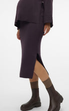 Laden Sie das Bild in den Galerie-Viewer, Umstandsmode, Schwangerschaftsmode, Stillmode, Brautkleider für Schwangere, Umstandshosen, Umstandsjeans, Umstandsoberteile, Stilloberteile, Bademode für Schwangere, BH für Schwangere, Still BH, Stillbustier, chic + schwanger, festliche Umstandsmode, festliche Mode für Schwangere, Tragejacke, Softshelljacke für Schwangere, Tragejacke mit Babyeinsatz, Umstandsleggings, Brautkleider mit Stillöffnung, festliche Umstandsmode zum Stillen, schick schwanger, Bussinesmode für Schwangere, Stillkleidung, Babybauch

