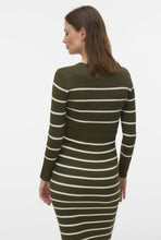 Laden Sie das Bild in den Galerie-Viewer, Umstandsmode, Schwangerschaftsmode, Stillmode, Brautkleider für Schwangere, Umstandshosen, Umstandsjeans, Umstandsoberteile, Stilloberteile, Bademode für Schwangere, BH für Schwangere, Still BH, Stillbustier, chic + schwanger, festliche Umstandsmode, festliche Mode für Schwangere, Tragejacke, Softshelljacke für Schwangere, Tragejacke mit Babyeinsatz, Umstandsleggings, Brautkleider mit Stillöffnung, festliche Umstandsmode zum Stillen, schick schwanger, Bussinesmode für Schwangere, Stillkleidung, Babybauch
