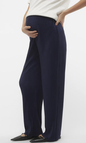 Umstandsmode, Schwangerschaftsmode, Stillmode, Brautkleider für Schwangere, Umstandshosen, Umstandsjeans, Umstandsoberteile, Stilloberteile, Bademode für Schwangere, BH für Schwangere, Still BH, Stillbustier, chic + schwanger, festliche Umstandsmode, festliche Mode für Schwangere, Tragejacke, Softshelljacke für Schwangere, Tragejacke mit Babyeinsatz, Umstandsleggings, Brautkleider mit Stillöffnung, festliche Umstandsmode zum Stillen, schick schwanger, Bussinesmode für Schwangere, Stillkleidung, Babybauch