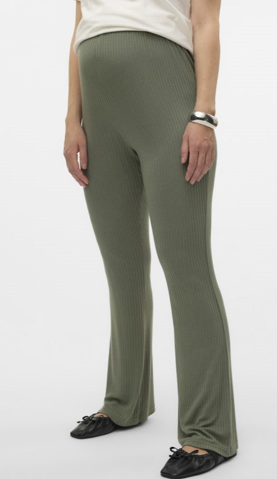 Umstandsmode, Schwangerschaftsmode, Stillmode, Brautkleider für Schwangere, Umstandshosen, Umstandsjeans, Umstandsoberteile, Stilloberteile, Bademode für Schwangere, BH für Schwangere, Still BH, Stillbustier, chic + schwanger, festliche Umstandsmode, festliche Mode für Schwangere, Tragejacke, Softshelljacke für Schwangere, Tragejacke mit Babyeinsatz, Umstandsleggings, Brautkleider mit Stillöffnung, festliche Umstandsmode zum Stillen, schick schwanger, Bussinesmode für Schwangere, Stillkleidung, Babybauch 