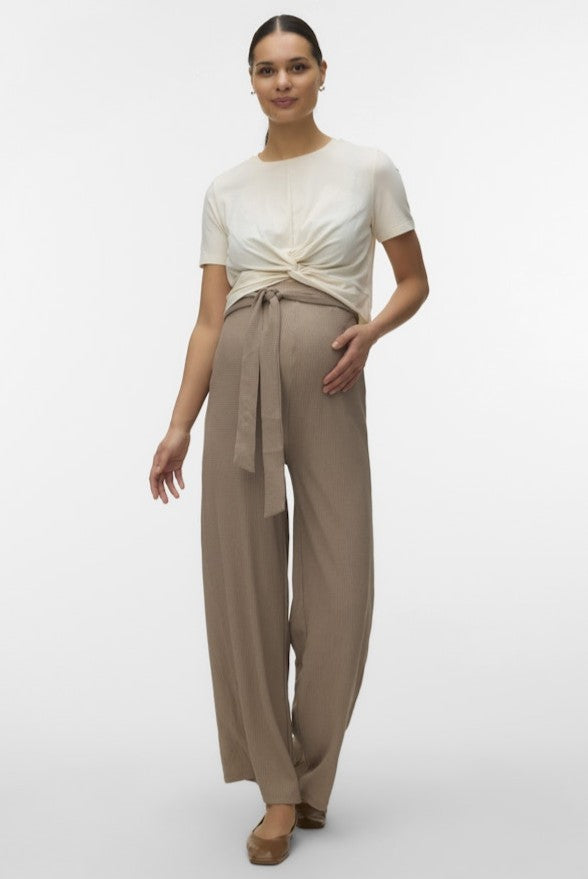 Umstandsmode, Schwangerschaftsmode, Stillmode, Brautkleider für Schwangere, Umstandshosen, Umstandsjeans, Umstandsoberteile, Stilloberteile, Bademode für Schwangere, BH für Schwangere, Still BH, Stillbustier, chic + schwanger, festliche Umstandsmode, festliche Mode für Schwangere, Tragejacke, Softshelljacke für Schwangere, Tragejacke mit Babyeinsatz, Umstandsleggings, Brautkleider mit Stillöffnung, festliche Umstandsmode zum Stillen, schick schwanger, Bussinesmode für Schwangere, Stillkleidung, Babybauch