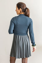 Laden Sie das Bild in den Galerie-Viewer, Umstandsmode, Schwangerschaftsmode, Stillmode, Brautkleider für Schwangere, Umstandshosen, Umstandsjeans, Umstandsoberteile, Stilloberteile, Bademode für Schwangere, BH für Schwangere, Still BH, Stillbustier, chic + schwanger, festliche Umstandsmode, festliche Mode für Schwangere, Tragejacke, Softshelljacke für Schwangere, Tragejacke mit Babyeinsatz, Umstandsleggings, Brautkleider mit Stillöffnung, festliche Umstandsmode zum Stillen, schick schwanger, Bussinesmode für Schwangere, Stillkleidung, Babybauch
