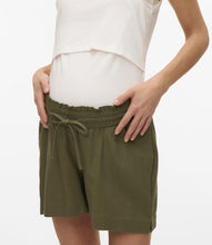 Laden Sie das Bild in den Galerie-Viewer, Umstandsmode, Schwangerschaftsmode, Stillmode, Brautkleider für Schwangere, Umstandshosen, Umstandsjeans, Umstandsoberteile, Stilloberteile, Bademode für Schwangere, BH für Schwangere, Still BH, Stillbustier, chic + schwanger, festliche Umstandsmode, festliche Mode für Schwangere, Tragejacke, Softshelljacke für Schwangere, Tragejacke mit Babyeinsatz, Umstandsleggings, Brautkleider mit Stillöffnung, festliche Umstandsmode zum Stillen, schick schwanger, Bussinesmode für Schwangere, Stillkleidung, Babybauch
