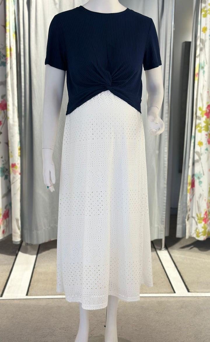 Umstandsmode, Schwangerschaftsmode, Stillmode, Brautkleider für Schwangere, Umstandshosen, Umstandsjeans, Umstandsoberteile, Stilloberteile, Bademode für Schwangere, BH für Schwangere, Still BH, Stillbustier, chic + schwanger, festliche Umstandsmode, festliche Mode für Schwangere, Tragejacke, Softshelljacke für Schwangere, Tragejacke mit Babyeinsatz, Umstandsleggings, Brautkleider mit Stillöffnung, festliche Umstandsmode zum Stillen, schick schwanger, Bussinesmode für Schwangere, Stillkleidung, Babybauch