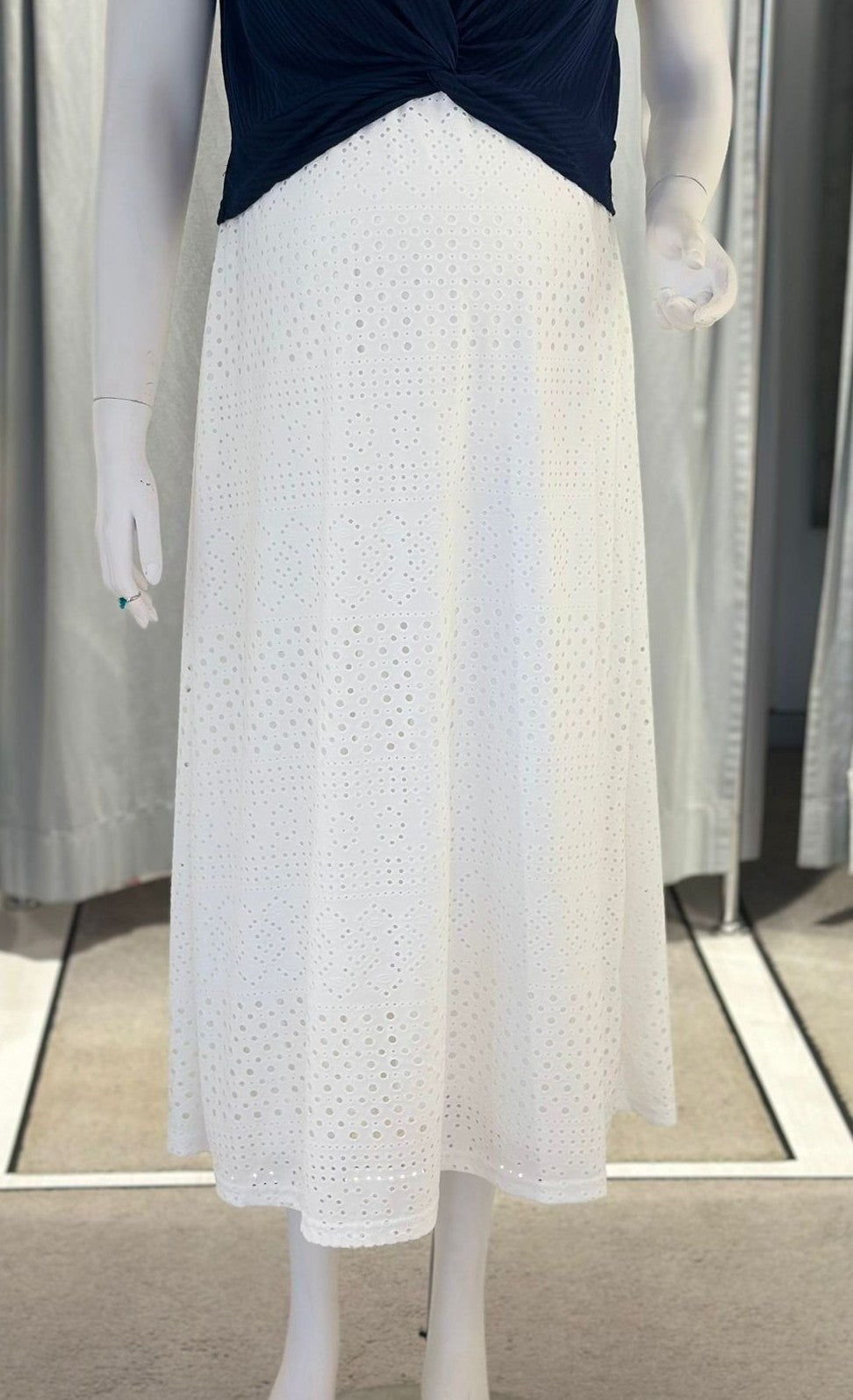 Umstandsmode, Schwangerschaftsmode, Stillmode, Brautkleider für Schwangere, Umstandshosen, Umstandsjeans, Umstandsoberteile, Stilloberteile, Bademode für Schwangere, BH für Schwangere, Still BH, Stillbustier, chic + schwanger, festliche Umstandsmode, festliche Mode für Schwangere, Tragejacke, Softshelljacke für Schwangere, Tragejacke mit Babyeinsatz, Umstandsleggings, Brautkleider mit Stillöffnung, festliche Umstandsmode zum Stillen, schick schwanger, Bussinesmode für Schwangere, Stillkleidung, Babybauch