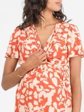 Laden Sie das Bild in den Galerie-Viewer, Umstandsmode, Schwangerschaftsmode, Stillmode, Brautkleider für Schwangere, Umstandshosen, Umstandsjeans, Umstandsoberteile, Stilloberteile, Bademode für Schwangere, BH für Schwangere, Still BH, Stillbustier, chic + schwanger, festliche Umstandsmode, festliche Mode für Schwangere, Tragejacke, Softshelljacke für Schwangere, Tragejacke mit Babyeinsatz, Umstandsleggings, Brautkleider mit Stillöffnung, festliche Umstandsmode zum Stillen, schick schwanger, Bussinesmode für Schwangere, Stillkleidung, Babybauch 
