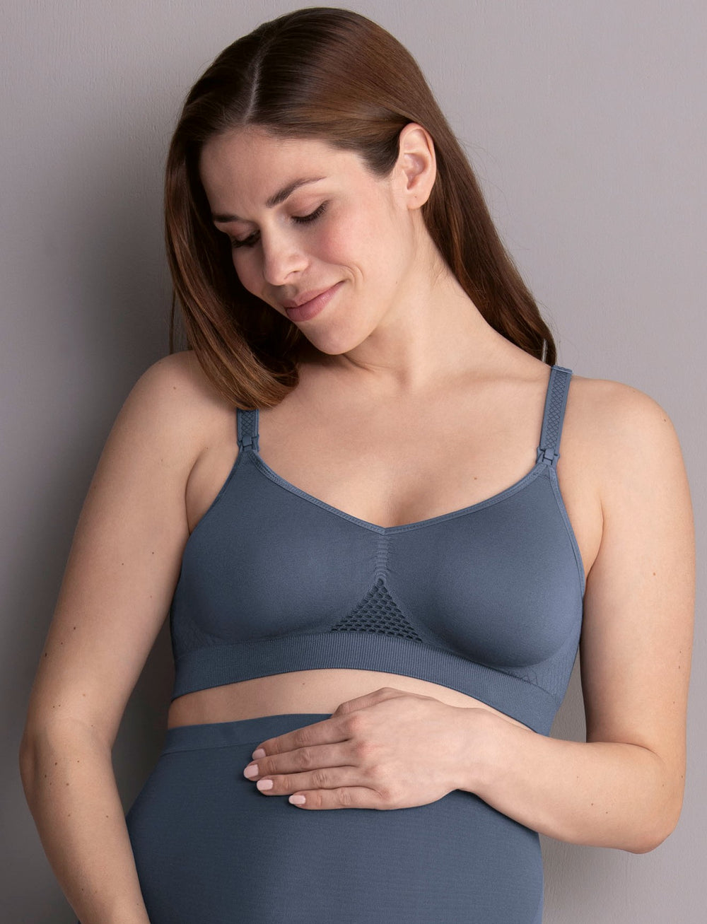 Umstandsmode, Schwangerschaftsmode, Stillmode, Brautkleider für Schwangere, Umstandshosen, Umstandsjeans, Umstandsoberteile, Stilloberteile, Bademode für Schwangere, BH für Schwangere, Still BH, Stillbustier, chic + schwanger, festliche Umstandsmode, festliche Mode für Schwangere, Tragejacke, Softshelljacke für Schwangere, Tragejacke mit Babyeinsatz, Umstandsleggings, Brautkleider mit Stillöffnung, festliche Umstandsmode zum Stillen, schick schwanger, Bussinesmode für Schwangere, Stillkleidung, Babybauch