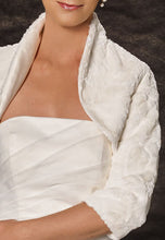 Laden Sie das Bild in den Galerie-Viewer, Umstandsbrautkleid SIENNA ivory

