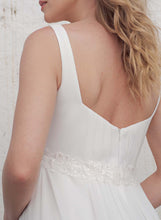 Laden Sie das Bild in den Galerie-Viewer, Umstandsbrautkleid LEILA
