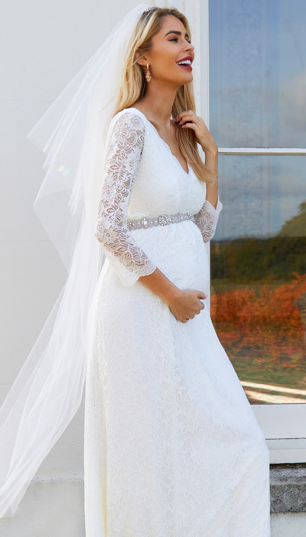 Langes Umstandsbrautkleid mit Stillöffnung und Spitze