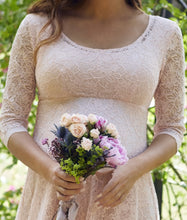 Laden Sie das Bild in den Galerie-Viewer, Umstandskleid FREYA pearls
