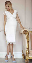 Laden Sie das Bild in den Galerie-Viewer, Umstandsbrautkleid VINTAGE kurz
