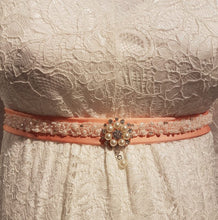 Laden Sie das Bild in den Galerie-Viewer,  Umstandsmode, Schwangerschaftsmode, Stillmode, Brautkleider für Schwangere, Umstandshosen, Umstandsjeans, Umstandsoberteile, Stilloberteile, Bademode für Schwangere, BH für Schwangere, Still BH, Stillbustier, chic + schwanger, festliche Umstandsmode, festliche Mode für Schwangere, Tragejacke, Softshelljacke, Tragejacke mit Babyeinsatz, Umstandsleggings, Brautkleider mit Stillöffnung, festliche Umstandsmode zum Stillen, schick schwanger, Bussinesmode für Schwangere, Stillkleidung, Umstandsstrumpfhosen
