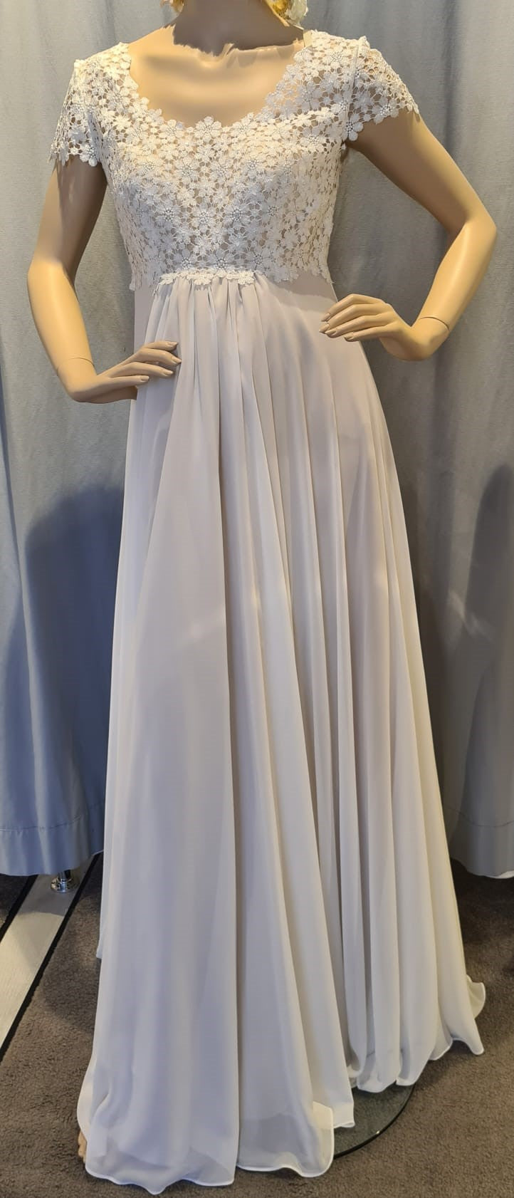  Umstandsmode, Schwangerschaftsmode, Stillmode, Brautkleider für Schwangere, Umstandshosen, Umstandsjeans, Umstandsoberteile, Stilloberteile, Bademode für Schwangere, BH für Schwangere, Still BH, Stillbustier, chic + schwanger, festliche Umstandsmode, festliche Mode für Schwangere, Tragejacke, Softshelljacke, Tragejacke mit Babyeinsatz, Umstandsleggings, Brautkleider mit Stillöffnung, festliche Umstandsmode zum Stillen, schick schwanger, Bussinesmode für Schwangere, Stillkleidung, Umstandsstrumpfhosen