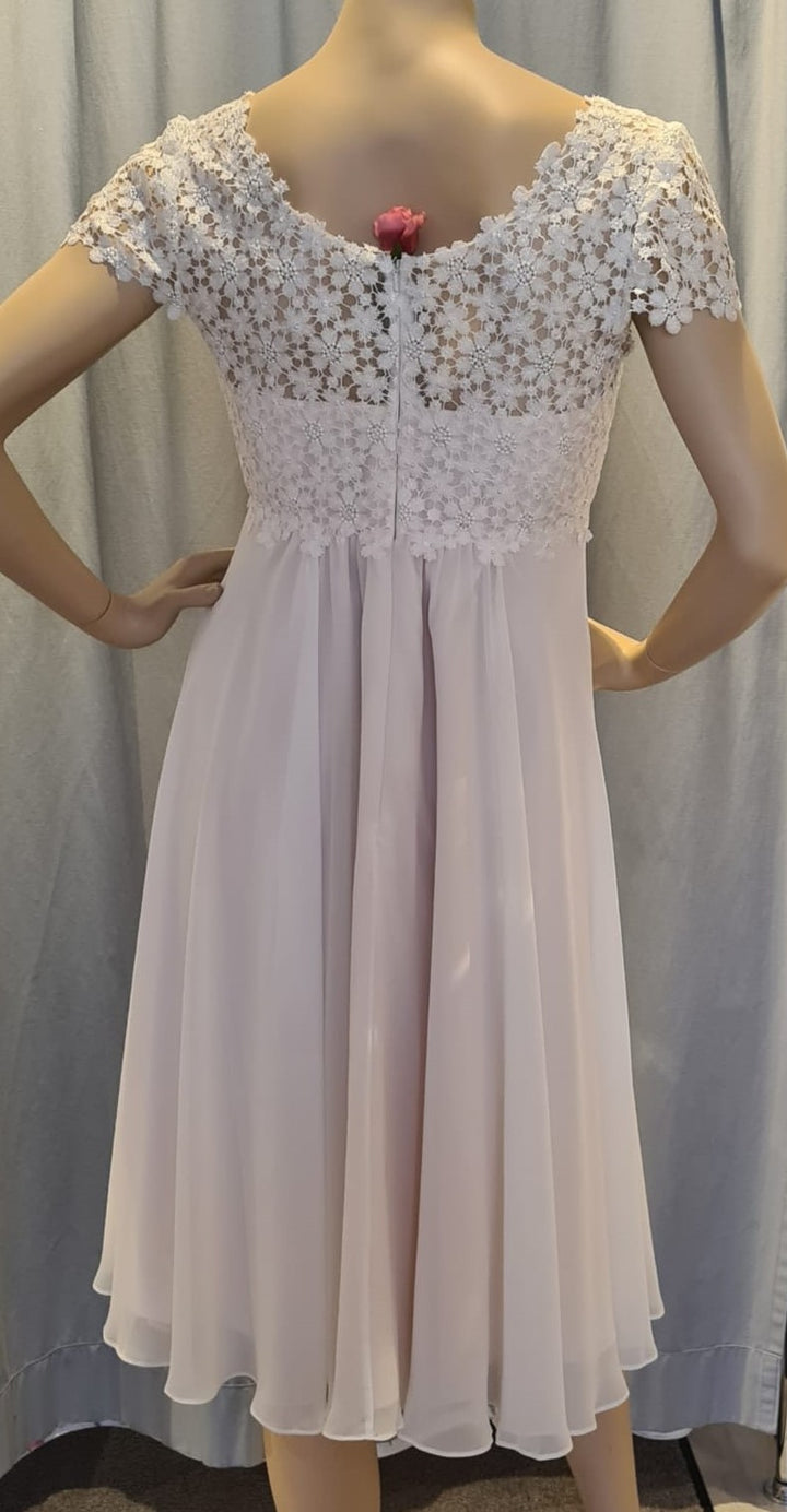  Umstandsmode, Schwangerschaftsmode, Stillmode, Brautkleider für Schwangere, Umstandshosen, Umstandsjeans, Umstandsoberteile, Stilloberteile, Bademode für Schwangere, BH für Schwangere, Still BH, Stillbustier, chic + schwanger, festliche Umstandsmode, festliche Mode für Schwangere, Tragejacke, Softshelljacke, Tragejacke mit Babyeinsatz, Umstandsleggings, Brautkleider mit Stillöffnung, festliche Umstandsmode zum Stillen, schick schwanger, Bussinesmode für Schwangere, Stillkleidung, Umstandsstrumpfhosen