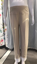 Laden Sie das Bild in den Galerie-Viewer,  Umstandsmode, Schwangerschaftsmode, Stillmode, Brautkleider für Schwangere, Umstandshosen, Umstandsjeans, Umstandsoberteile, Stilloberteile, Bademode für Schwangere, BH für Schwangere, Still BH, Stillbustier, chic + schwanger, festliche Umstandsmode, festliche Mode für Schwangere, Tragejacke, Softshelljacke, Tragejacke mit Babyeinsatz, Umstandsleggings, Brautkleider mit Stillöffnung, festliche Umstandsmode zum Stillen, schick schwanger, Bussinesmode für Schwangere, Stillkleidung, Umstandsstrumpfhosen
