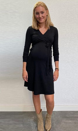 Umstandsmode, Schwangerschaftsmode, Stillmode, Brautkleider für Schwangere, Umstandshosen, Umstandsjeans, Umstandsoberteile, Stilloberteile, Bademode für Schwangere, BH für Schwangere, Still BH, Stillbustier, chic + schwanger, festliche Umstandsmode, festliche Mode für Schwangere, Tragejacke, Softshelljacke für Schwangere, Tragejacke mit Babyeinsatz, Umstandsleggings, Brautkleider mit Stillöffnung, festliche Umstandsmode zum Stillen, schick schwanger, Bussinesmode für Schwangere, Stillkleidung, Babybauch