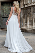 Laden Sie das Bild in den Galerie-Viewer, Umstandsbrautkleid INES
