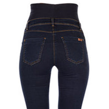 Laden Sie das Bild in den Galerie-Viewer, Plus-size Jeans, Umstandsjeans für große Größen und Schwangere, OEKO-TEX Umstandsjeans Plus Size 34er Länge SOPHIA superstretch in 3 Farben, Umstandsmode, Schwangerschaftsmode, Stillmode, Brautkleider für Schwangere, Umstandshosen, Umstandsjeans, Umstandsoberteile, Stilloberteile, Bademode für Schwangere, BH für Schwangere, BH zum Stillen, Bustier zum Stillen, chic + schwanger, festliche Umstandsmode, festliche Mode für Schwangere
